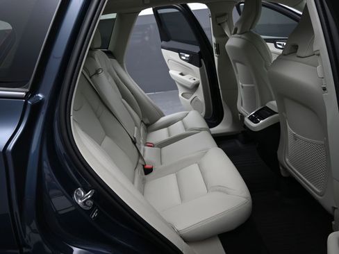 New 2026 Volvo XC60 B5 Ultra w/ Climate Package image 19