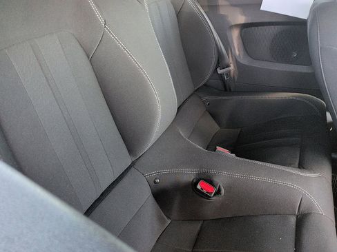 Used 2021 Ford Mustang Convertible RWD image 8