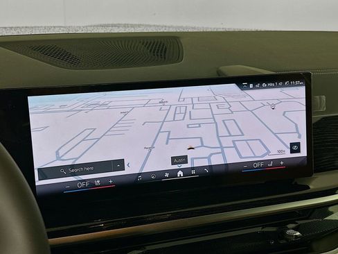 Used 2025 BMW X7 xDrive40i w/ M Sport Package image 12