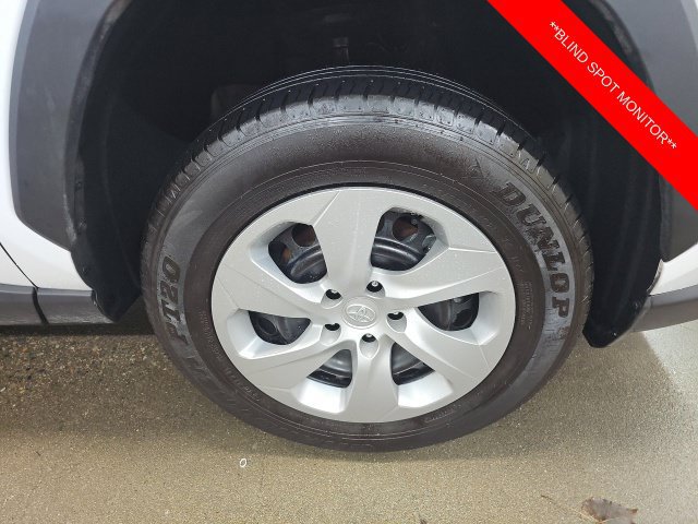 Certified 2025 Toyota RAV4 LE AWD/4WD image 9