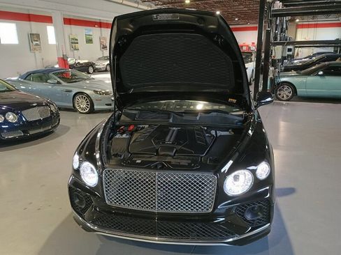Used 2023 Bentley Bentayga AWD/4WD image 42