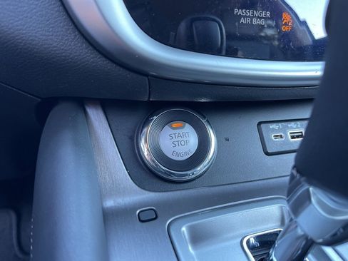 Used 2024 Nissan Murano SV w/ SV Midnight Edition Package image 15