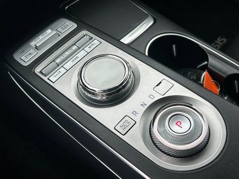 Used 2023 Genesis GV70 2.5T w/ Select Package image 16