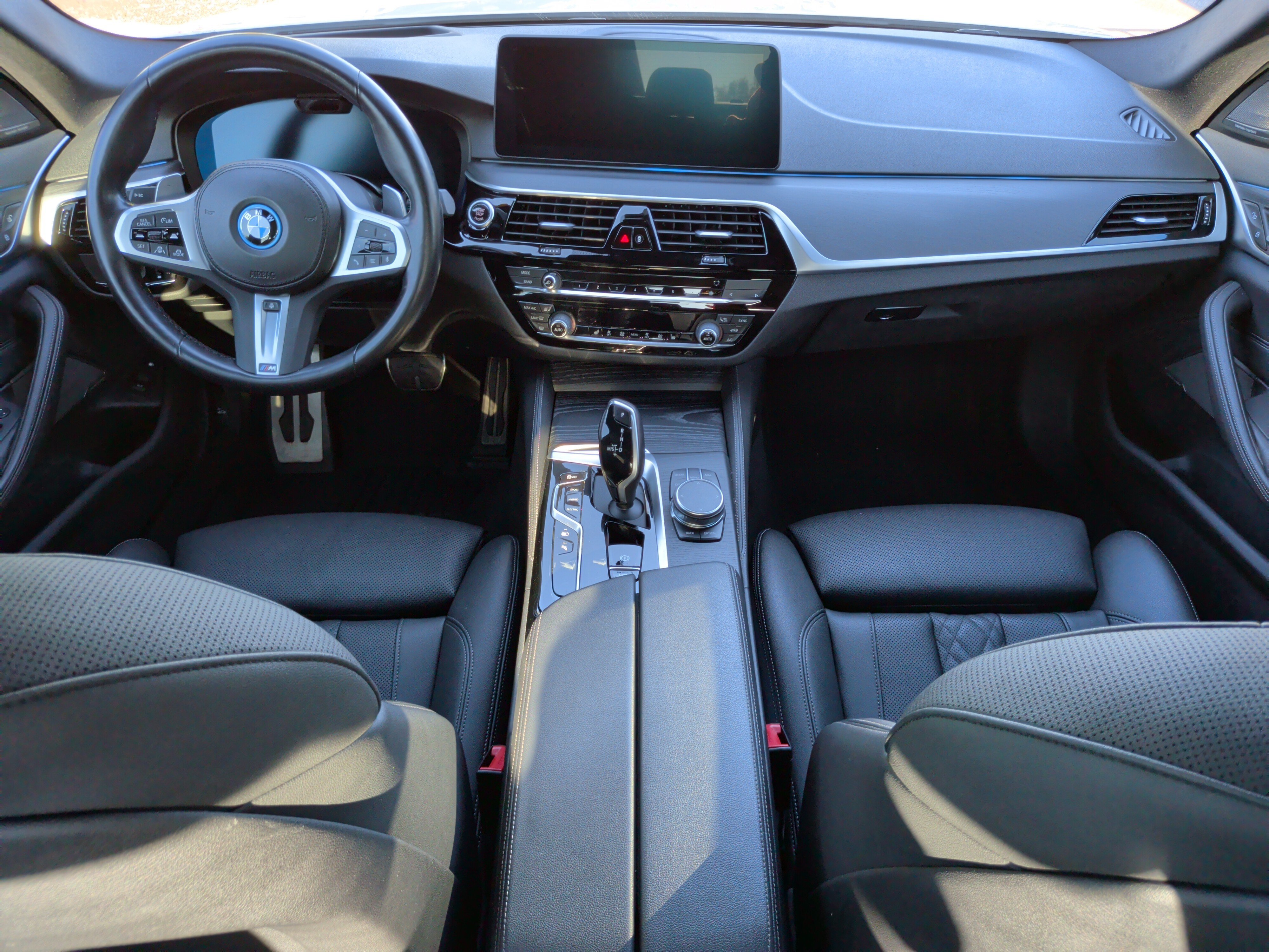 Used 2023 BMW 530e xDrive w/ Premium Package AWD/4WD image 33