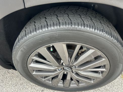Used 2022 Nissan Pathfinder SL w/ SL Premium Package FWD image 39
