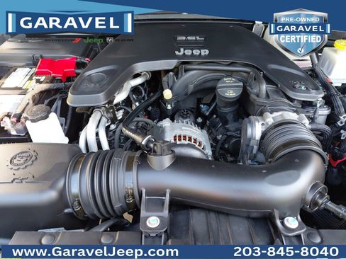 Used 2021 Jeep Gladiator Sport AWD/4WD image 26
