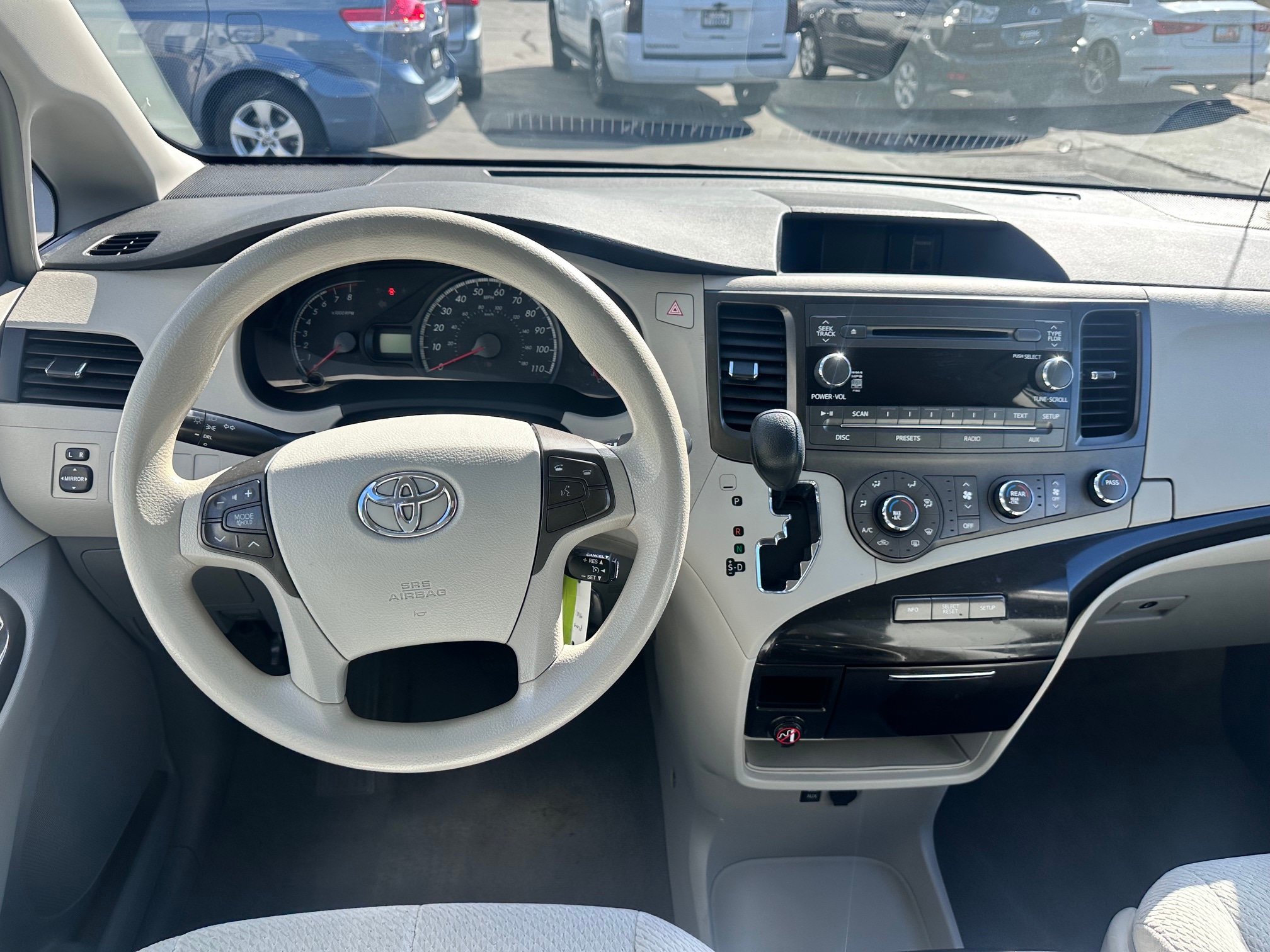 Used 2011 Toyota Sienna LE FWD image 8