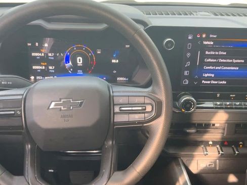 Used 2024 Chevrolet Colorado Trail Boss w/ Advanced Trailering Package AWD/4WD image 11