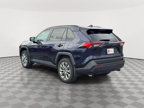Used 2023 Toyota RAV4 XLE Premium image 5