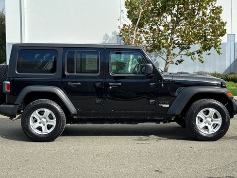 Used 2021 Jeep Wrangler Unlimited Sport image 3