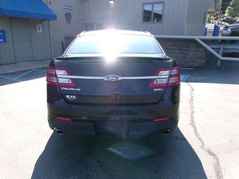 Used 2017 Ford Taurus SEL image 5