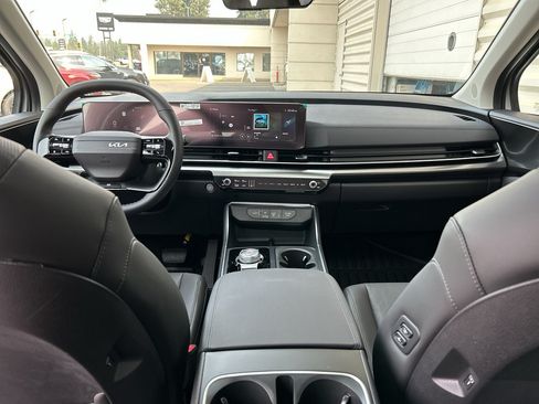 New 2027 Kia Carnival SX w/ Dark Edition Package FWD image 19
