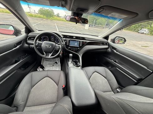 Used 2019 Toyota Camry LE FWD image 32