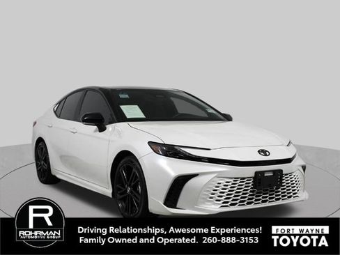Used 2025 Toyota Camry SE FWD image 6