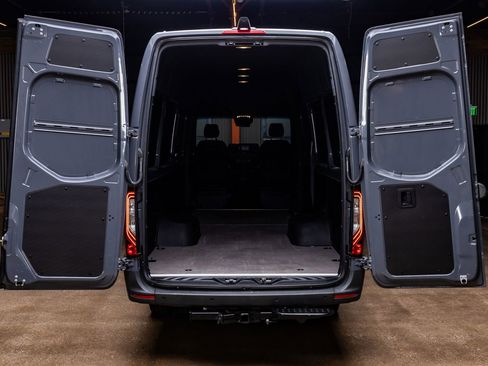 Used 2024 Mercedes-Benz Sprinter 3500 image 8