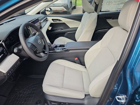 New 2026 Toyota Camry Hybrid image 19