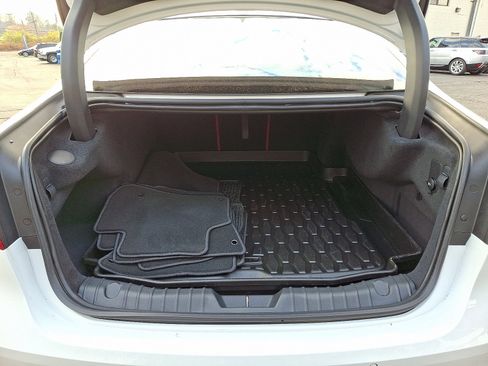 Certified 2024 Jaguar XF R-Dynamic SE image 22