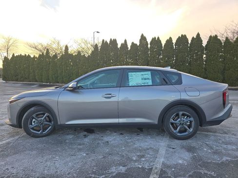 New 2025 Kia K4 LXS image 11