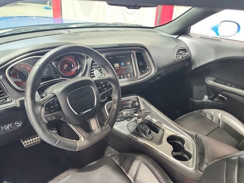 Used 2016 Dodge Challenger SRT Hellcat RWD image 28