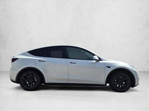 Used 2021 Tesla Model Y Long Range AWD/4WD image 4