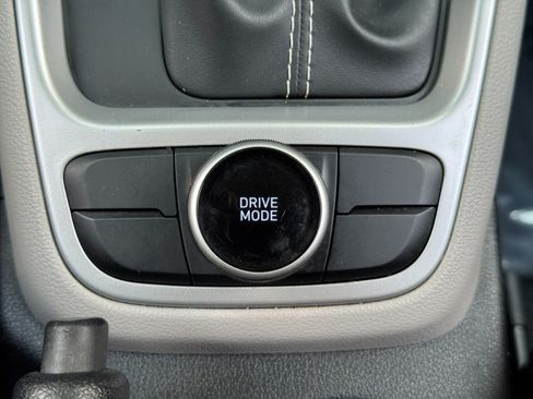 Used 2023 Hyundai Venue SEL FWD image 28