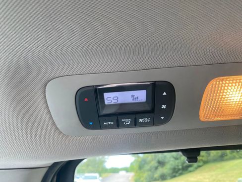 Used 2016 Honda Odyssey Touring Elite image 12
