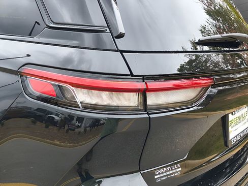 New 2025 Jeep Grand Cherokee Altitude image 5