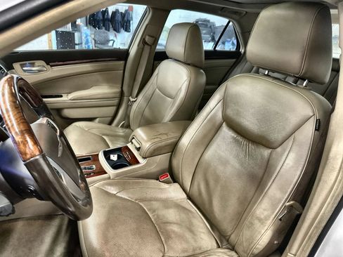 Used 2011 Chrysler 300 C RWD image 13