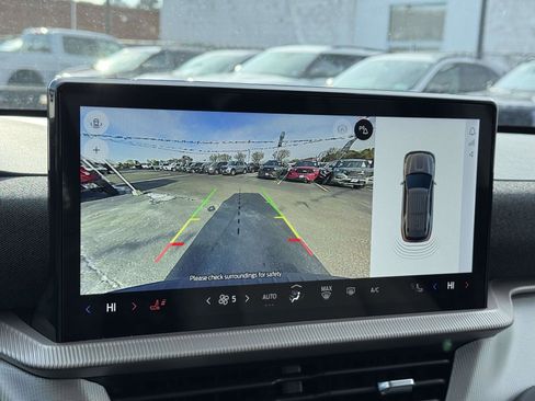 Used 2025 Ford Explorer Active image 26