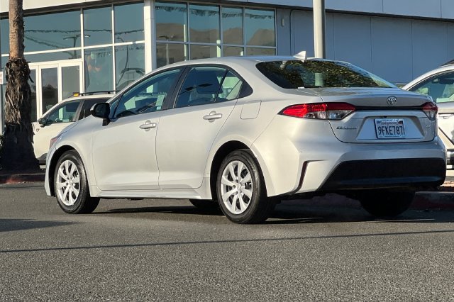 Used 2023 Toyota Corolla LE FWD image 6