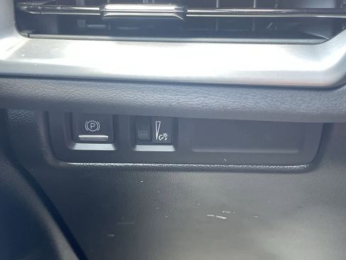Used 2024 Cadillac XT4 Sport FWD image 30
