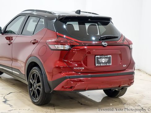 Used 2023 Nissan Kicks SR w/ SR Premium Package image 9