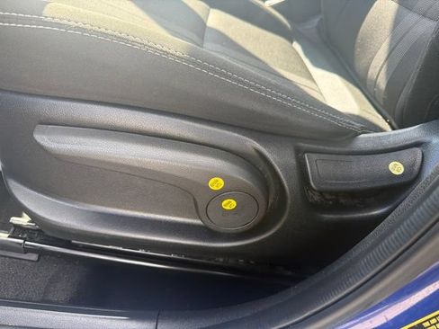 Used 2021 Hyundai Venue SEL FWD image 18