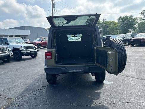 New 2025 Jeep Wrangler Unlimited Sport AWD/4WD image 19