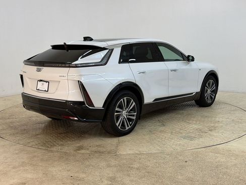 Certified 2024 Cadillac Lyriq Luxury RWD image 9