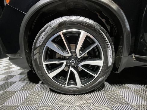 Used 2018 Nissan Rogue SL w/ Premium Package image 26