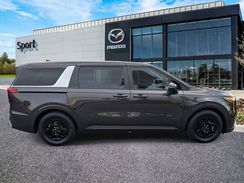 Used 2026 Kia Carnival image 2