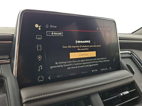 Used 2023 GMC Yukon XL SLT image 12