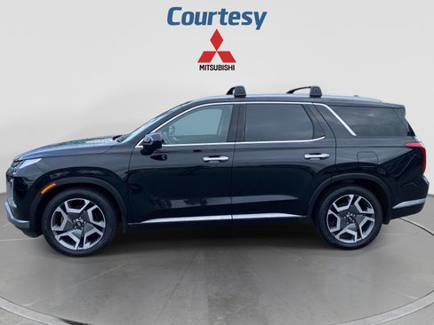 Used 2023 Hyundai Palisade Limited AWD/4WD image 2