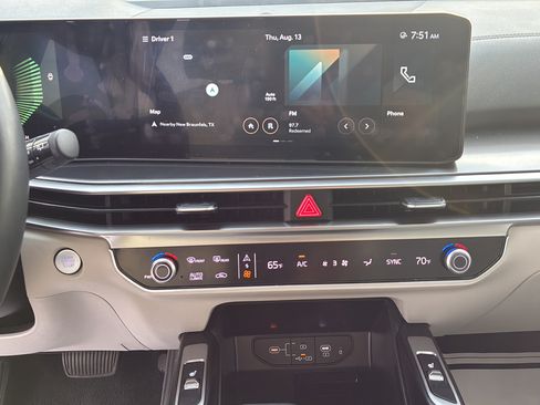 Certified 2025 Kia Sorento S AWD/4WD image 29
