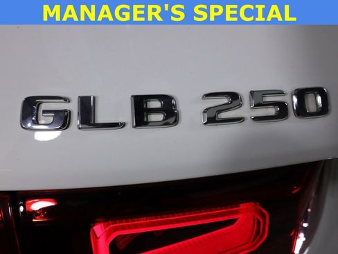 Used 2022 Mercedes-Benz GLB 250 4MATIC image 63