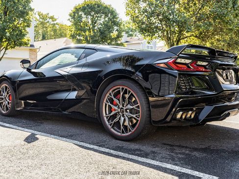 Used 2023 Chevrolet Corvette Stingray Coupe w/ Z51 Performance Package RWD image 6