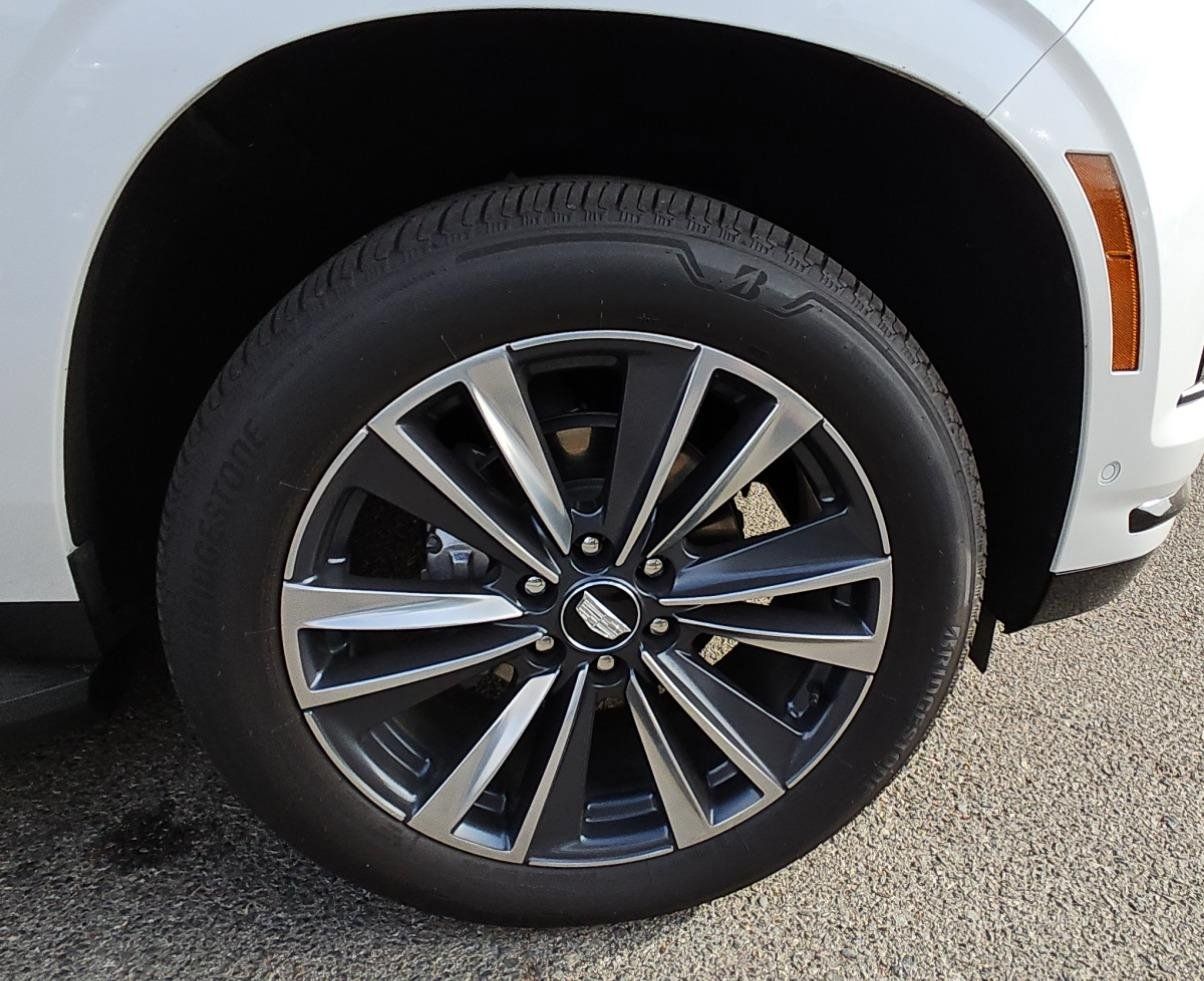 Used 2025 Cadillac Escalade ESV Sport RWD image 24