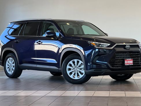 Certified 2024 Toyota Grand Highlander XLE image 2