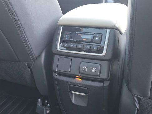 Used 2022 Subaru Ascent Limited w/ Technology Package image 24