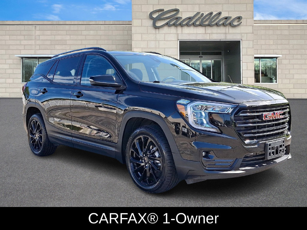 Used 2023 GMC Terrain SLT w/ Elevation Edition AWD/4WD image 2