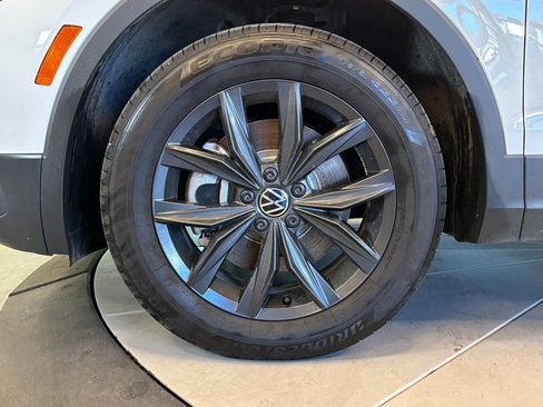 Used 2024 Volkswagen Tiguan SE image 27
