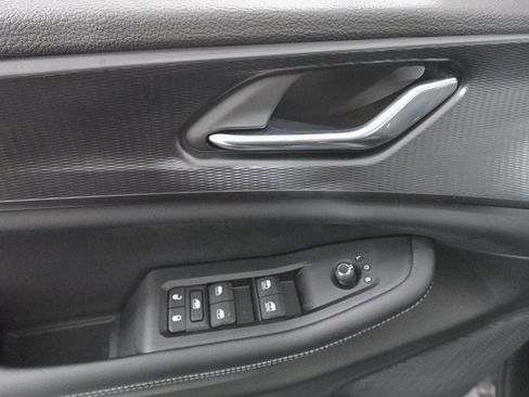 New 2025 Jeep Grand Cherokee L Altitude image 8