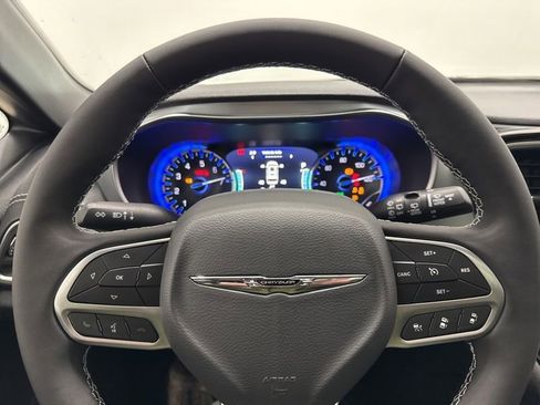 New 2026 Chrysler Pacifica Limited FWD image 30