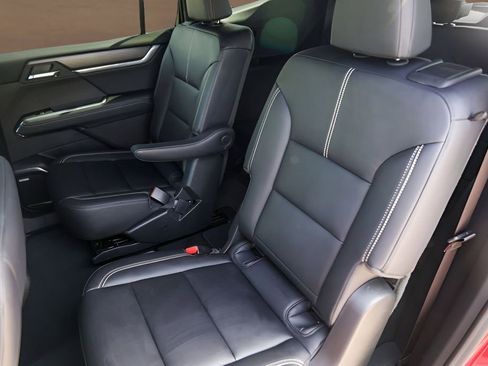 Used 2024 GMC Acadia Elevation w/ Luxury Package image 23